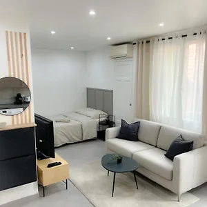 https://rpublique-nice.fr-provencehotel.com